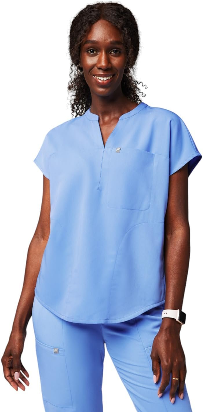 Fabletics Women’s Evolve 3-Pocket Scrub Top with an Oversized Fit – MotionTech, 4-Way Stretch, Wrinkle-Resist, Anti-Shrink